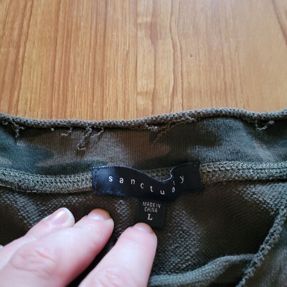 Sanctuary Sweater Sweatshirt Women Large Green Camo Lace Up Neck Everyday Casual - Picture 5 of 12